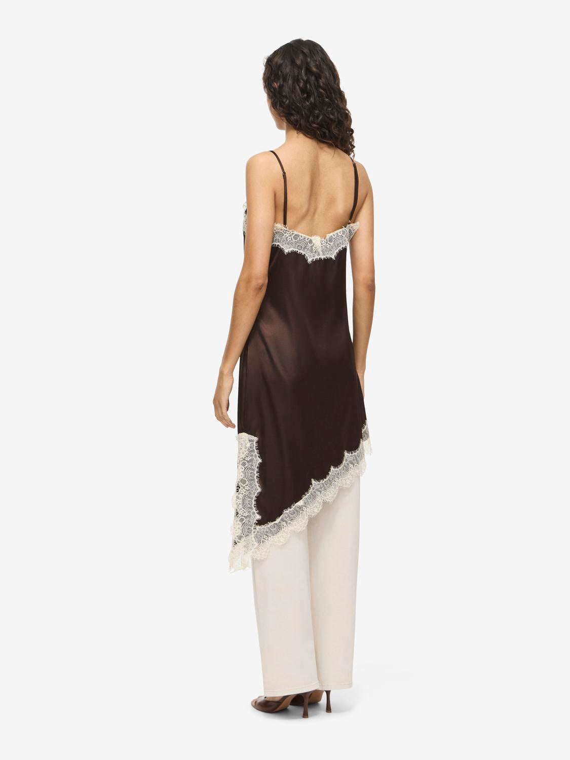 model_shot-back